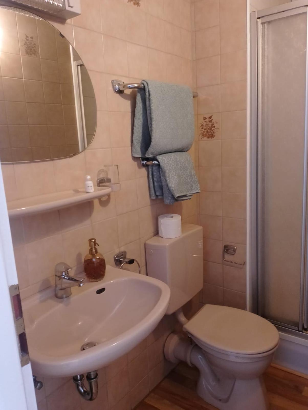 Guesthouse - Weeze Rooms ภายนอก รูปภาพ